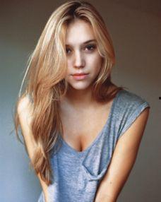 欧美卷发女孩长发视频大全,长发飘飘，魅力无限